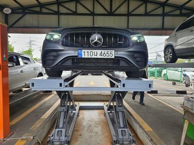 MERCEDES-BENZ E-CLASS - 1