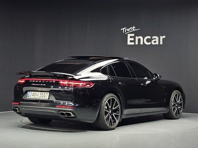PORSCHE PANAMERA - 4