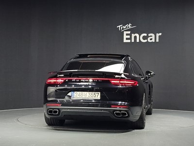 PORSCHE PANAMERA - 3