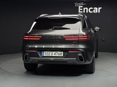 صورة 4 لـ 2023 Genesis GV70