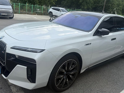 BMW I7 - 5