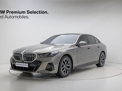 BMW 5 SERIES - 1