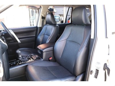 TOYOTA LAND CRUISER PRADO - 8