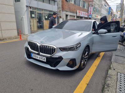 BMW 5 SERIES - 1