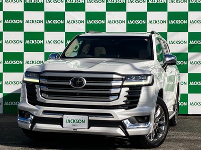 TOYOTA LAND CRUISER 300