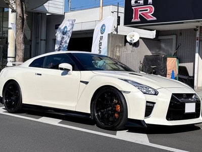 NISSAN GT-R - 1