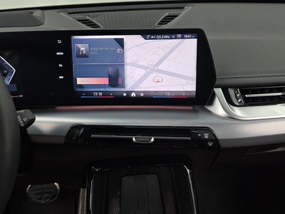 2025 BMW X1 缩略图 20