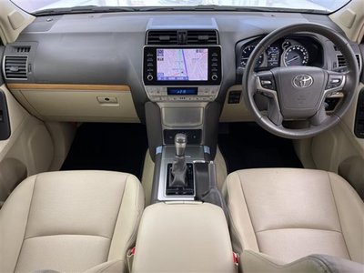 TOYOTA LAND CRUISER PRADO - 9