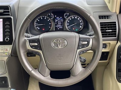 TOYOTA LAND CRUISER PRADO - 10