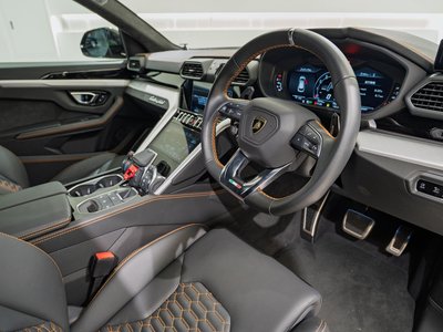2023 Lamborghini URUS — миниатюра 18
