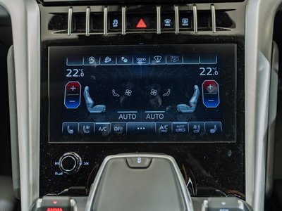2023 Lamborghini URUS — миниатюра 24