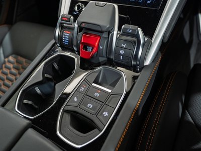 2023 Lamborghini URUS — миниатюра 23