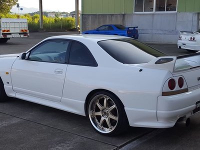 NISSAN SKYLINE GT-R - 6