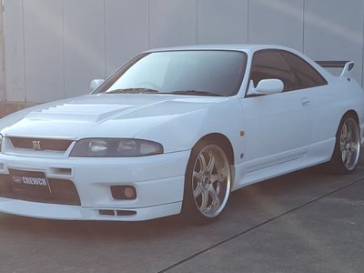 NISSAN SKYLINE GT-R - 4