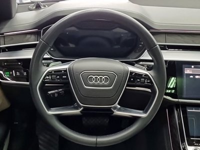 AUDI A8 - 9
