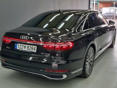 AUDI A8 - 4