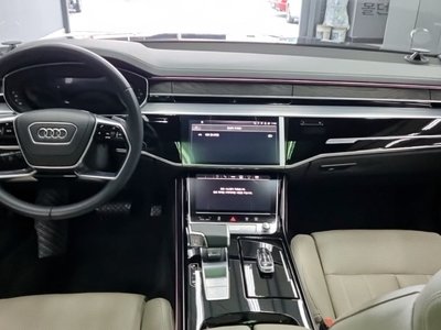 AUDI A8 - 6