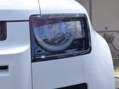 LAND ROVER DEFENDER - 8