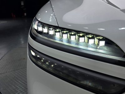 2024 Genesis GV70 photo 9