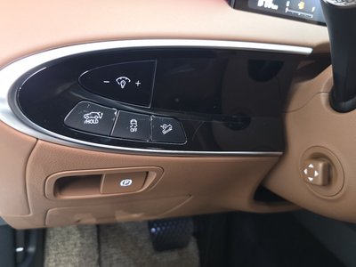2024 Genesis GV70 thumbnail 27