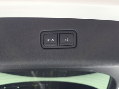 2024 Genesis GV70 thumbnail 24