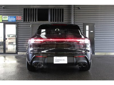 PORSCHE MACAN - 3