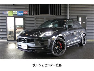 PORSCHE MACAN - 1