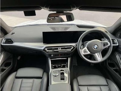 صورة 8 لـ 2023 BMW 3 SERIES