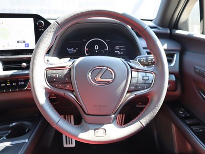 2025 LEXUS UX — фото 8