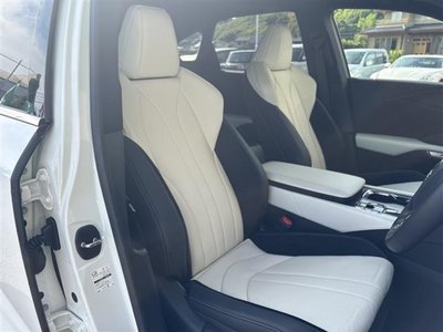 صورة 8 لـ 2025 Lexus RX