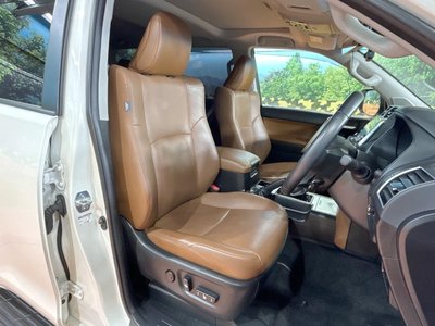 TOYOTA LAND CRUISER PRADO - 9