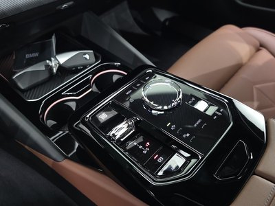 صورة مصغرة 12 لـ 2025 BMW 5 SERIES