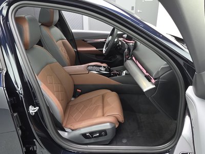 صورة مصغرة 16 لـ 2025 BMW 5 SERIES