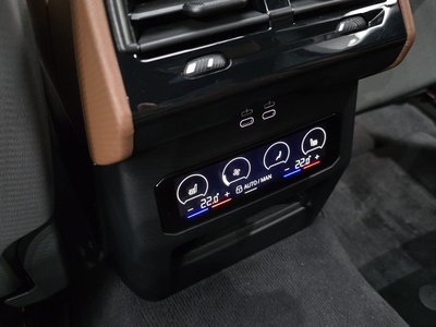 صورة مصغرة 36 لـ 2025 BMW 5 SERIES