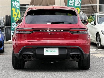 PORSCHE MACAN - 8