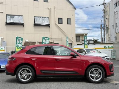 PORSCHE MACAN - 9