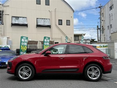 PORSCHE MACAN - 10