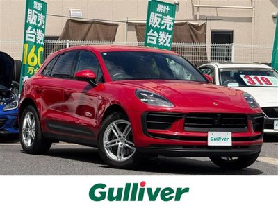 PORSCHE MACAN - 1