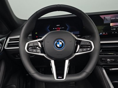 2025 BMW I4 — миниатюра 13