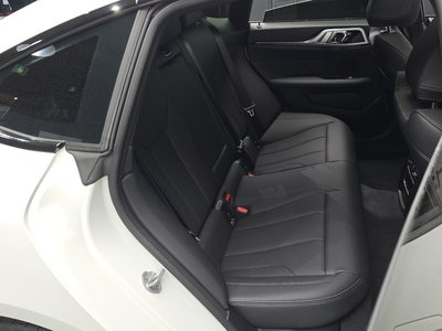 2025 BMW I4 — миниатюра 11