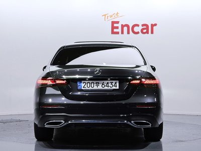 MERCEDES-BENZ E-CLASS - 4