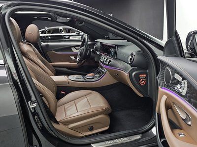 MERCEDES-BENZ E-CLASS - 10