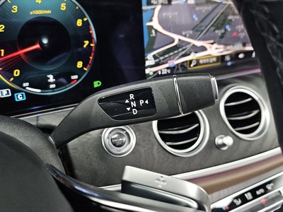 MERCEDES-BENZ E-CLASS - 9