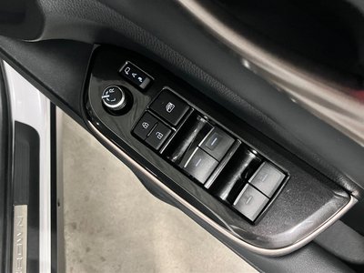 صورة مصغرة 43 لـ 2023 Toyota CROWN SPORT