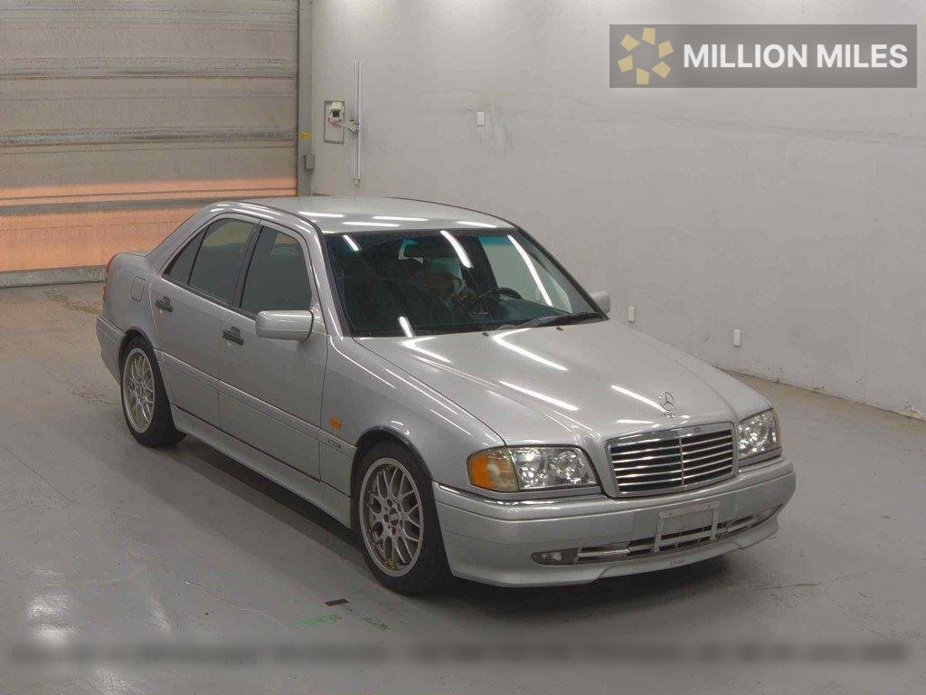 MERCEDES-BENZ C-CLASS - View 1