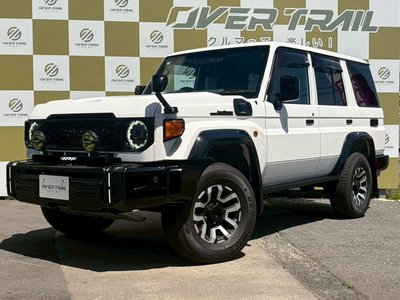 TOYOTA LAND CRUISER 70 - 1