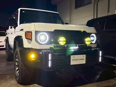 TOYOTA LAND CRUISER 70 - 3