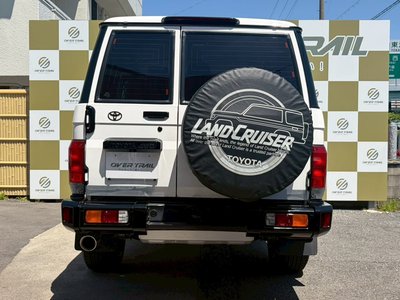 TOYOTA LAND CRUISER 70 - 7