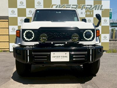 TOYOTA LAND CRUISER 70 - 5