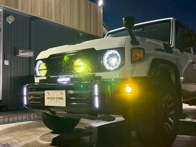 TOYOTA LAND CRUISER 70 - 4